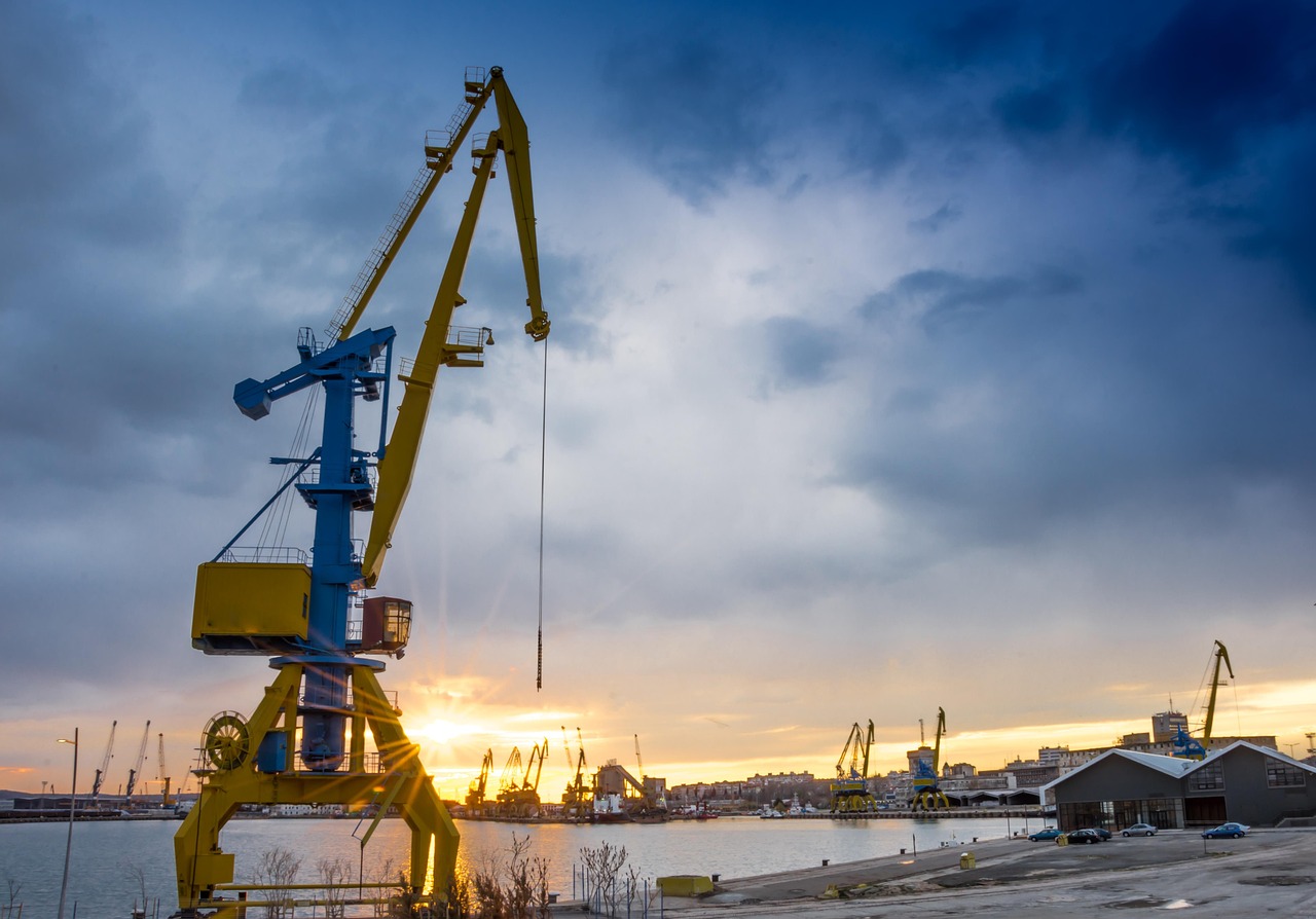Photo: Anestiev / Pixabay Shipowners order over 200 supertankers as trade routes shift