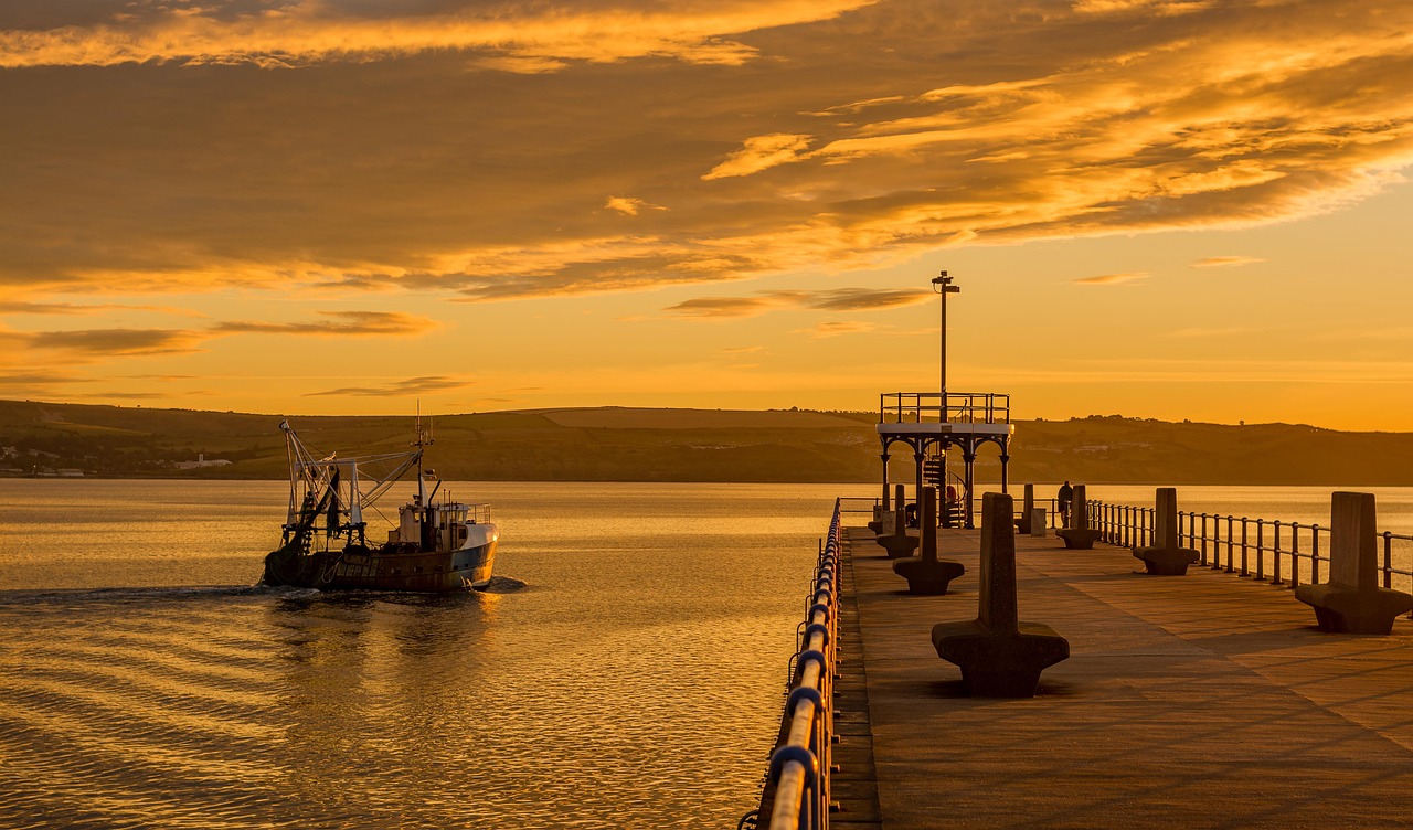 Photo: TimHill / Pixabay First river-sea direct shipping route vessel docks at Hainan Yangpu Port