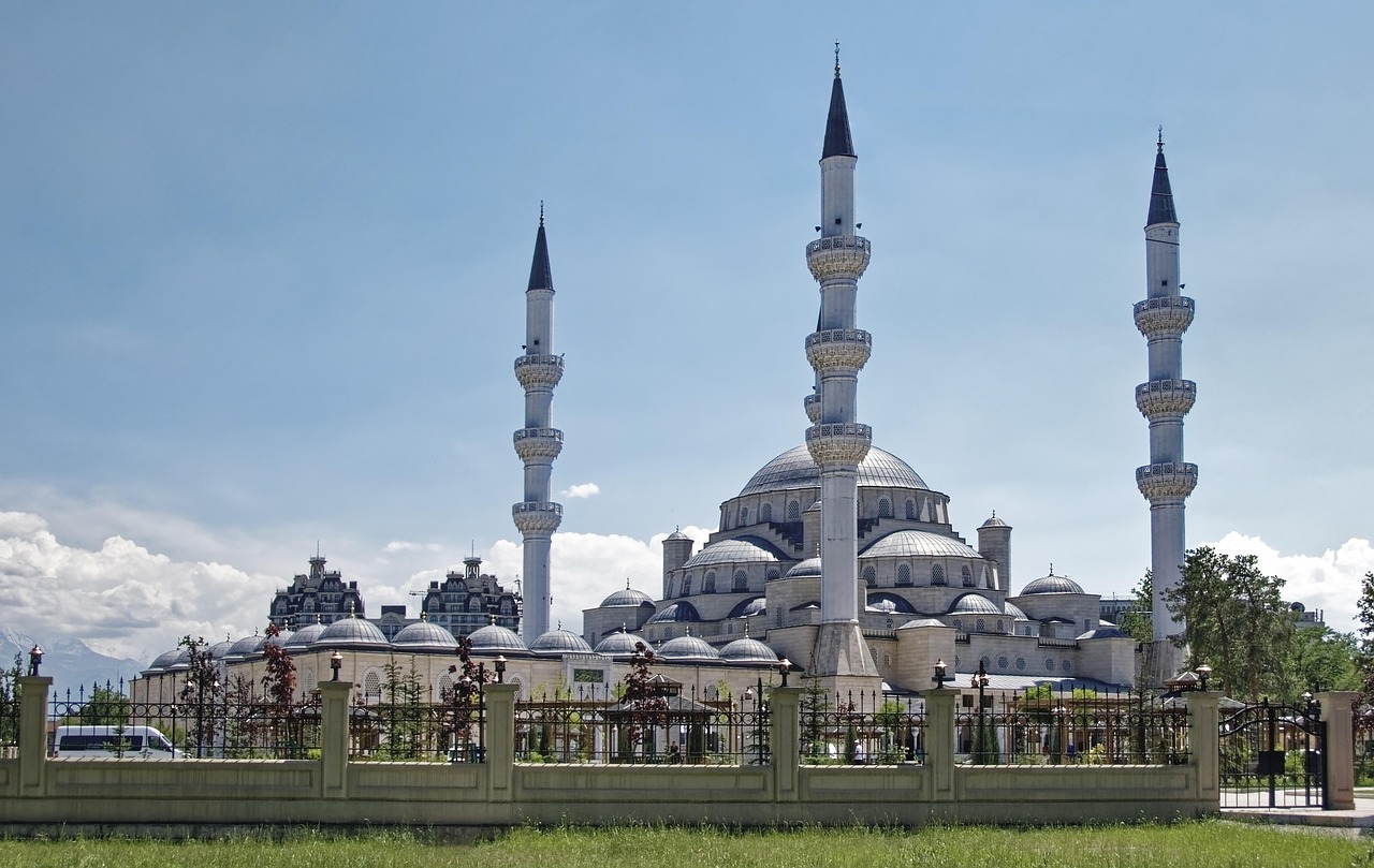 Korean financial institutions expand operations into Central Asia by pursuing local banking licenses, opening offices, and signing business agreements in Uzbekistan and Kazakhstan.