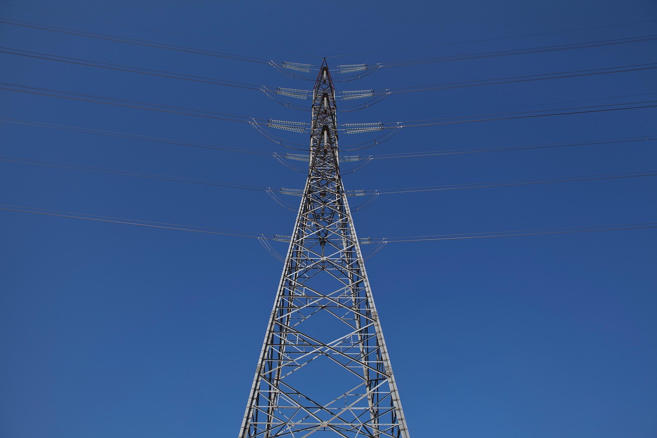 Photo: 8618939 / Pixabay MPLX announces a planned 12.5% distribution increase through 2027.